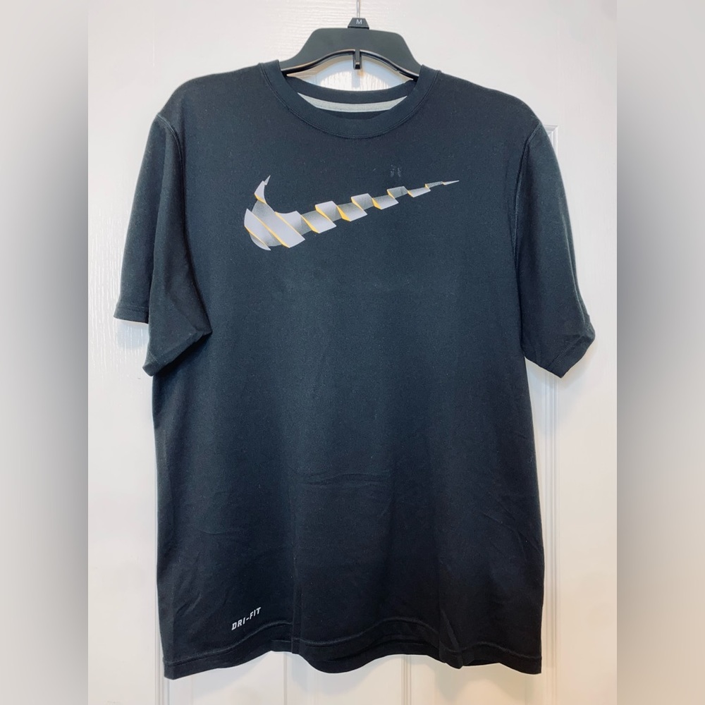 Black, Medium, Dri-Fit  Nike short sleeve shirt.